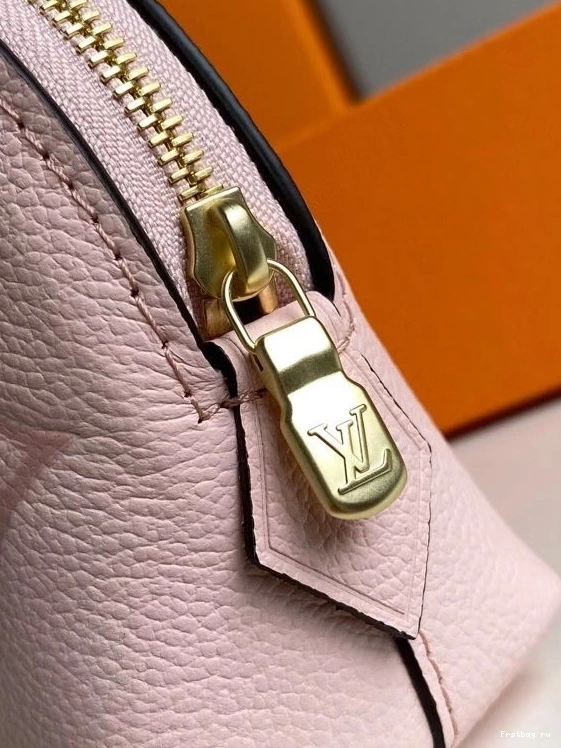 First bag ru VUITTON POUCH COSMETIC LOUIS 0722